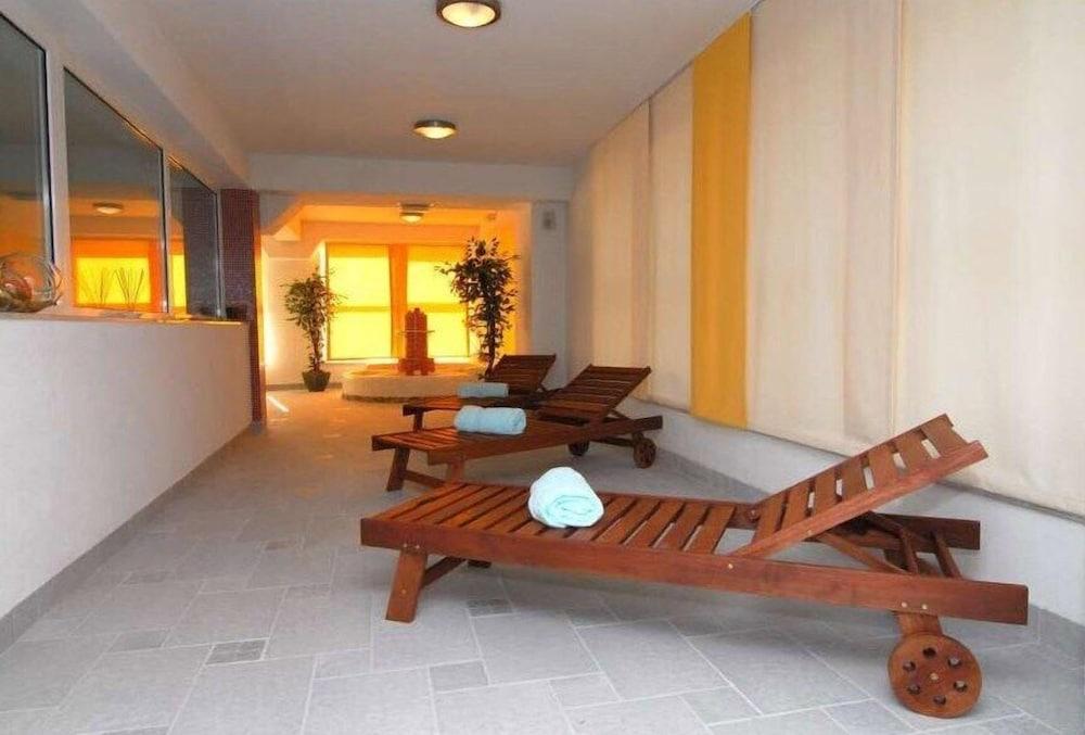 Hotel Park Lovran Bagian luar foto