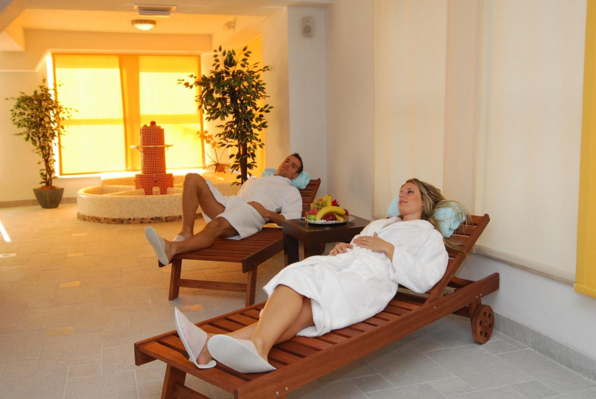 Hotel Park Lovran Bagian luar foto